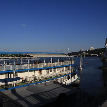 Bogdan Khmelnytskyi Hotel Kiev Eksteriør billede