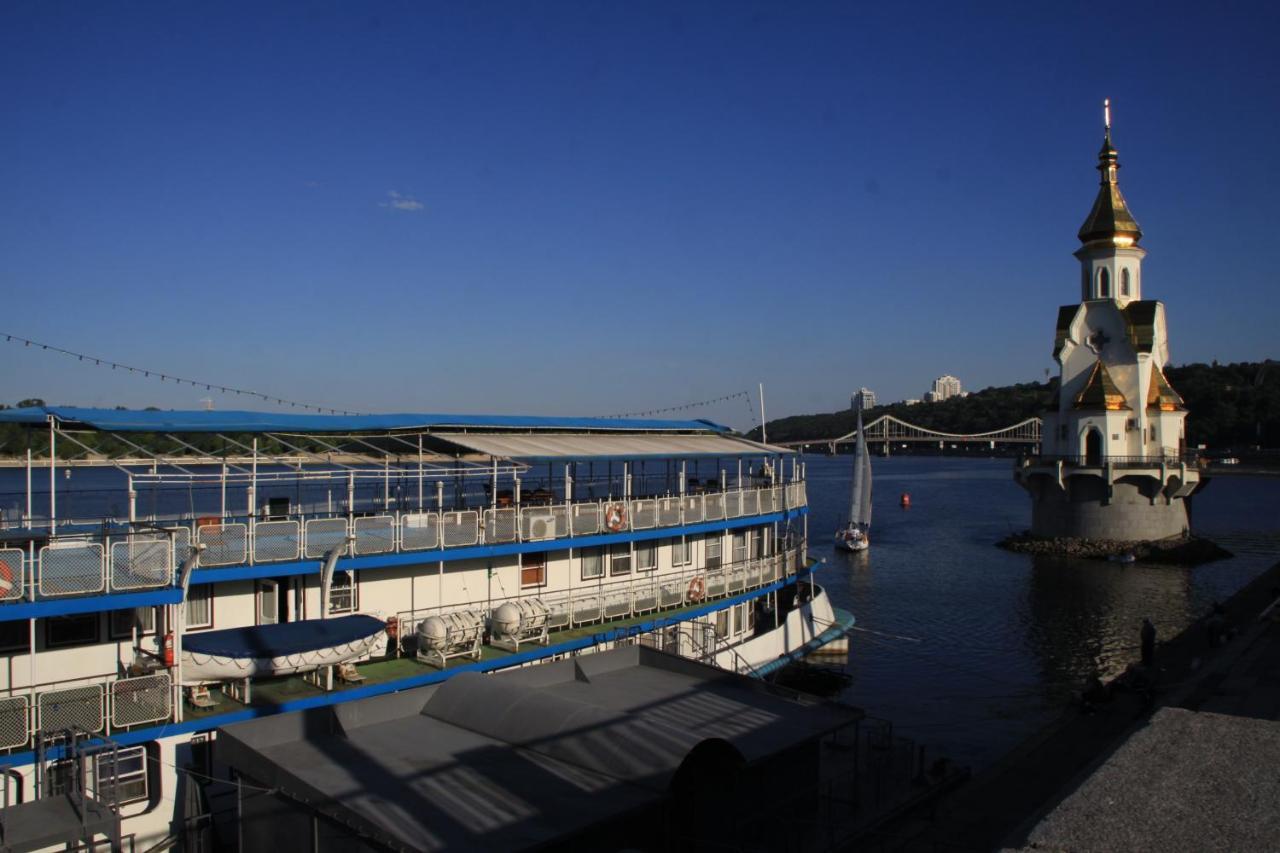 Bogdan Khmelnytskyi Hotel Kiev Eksteriør billede