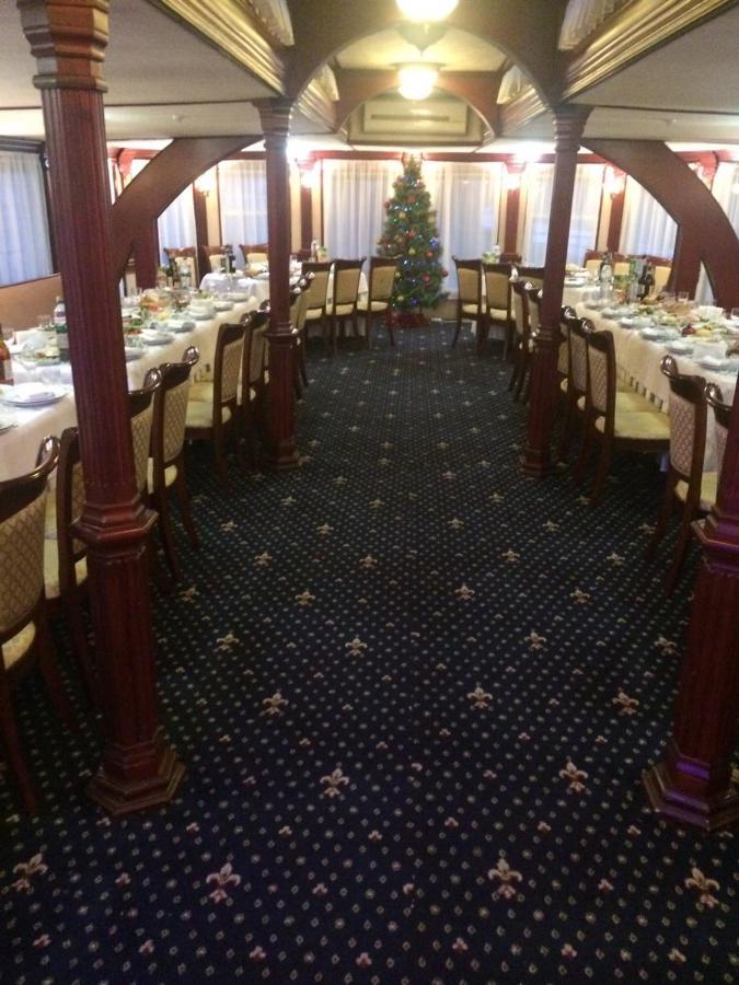 Bogdan Khmelnytskyi Hotel Kiev Eksteriør billede