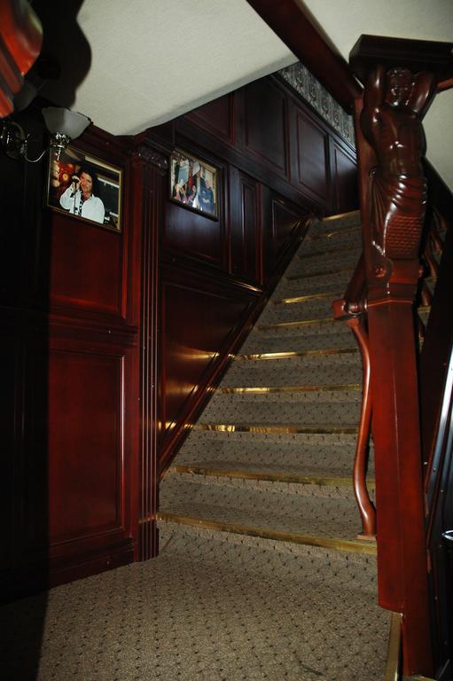 Bogdan Khmelnytskyi Hotel Kiev Eksteriør billede