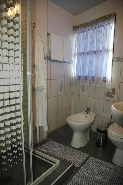 Bogdan Khmelnytskyi Hotel Kiev Eksteriør billede