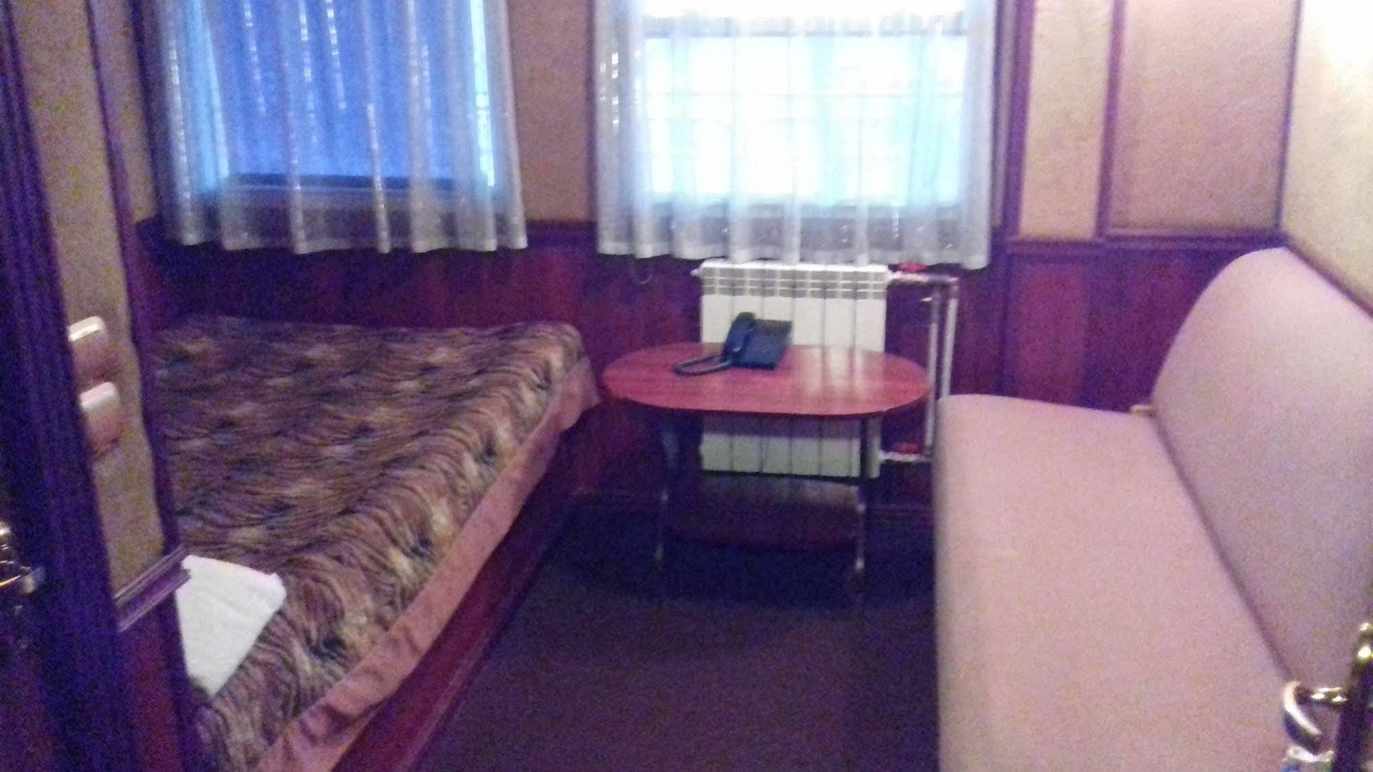 Bogdan Khmelnytskyi Hotel Kiev Eksteriør billede
