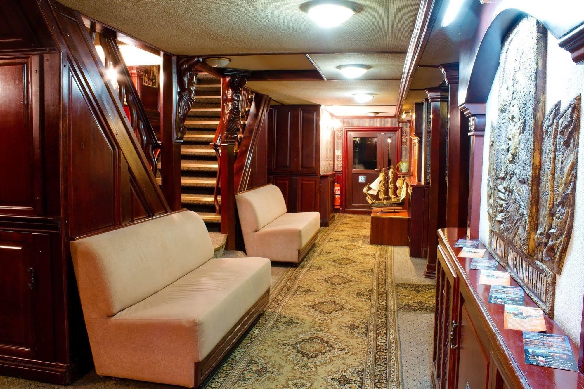 Bogdan Khmelnytskyi Hotel Kiev Eksteriør billede