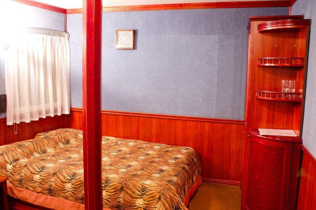 Bogdan Khmelnytskyi Hotel Kiev Eksteriør billede